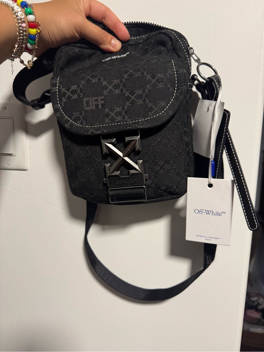 NWT
Off-White c/o Virgil Abloh Messenger bags for Men - Picture 2 of 4